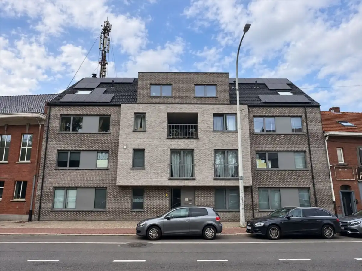 RUIM TWEE SLAAPKAMER APPARTEMENT + TERRAS foto 11