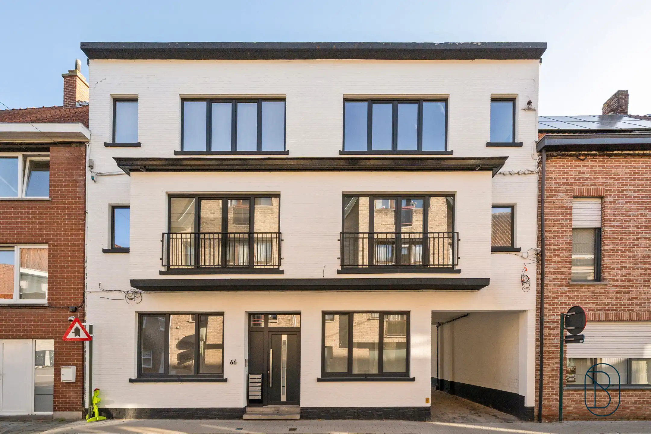 Recent gerenoveerd appartement met terras in Wevelgem foto 9