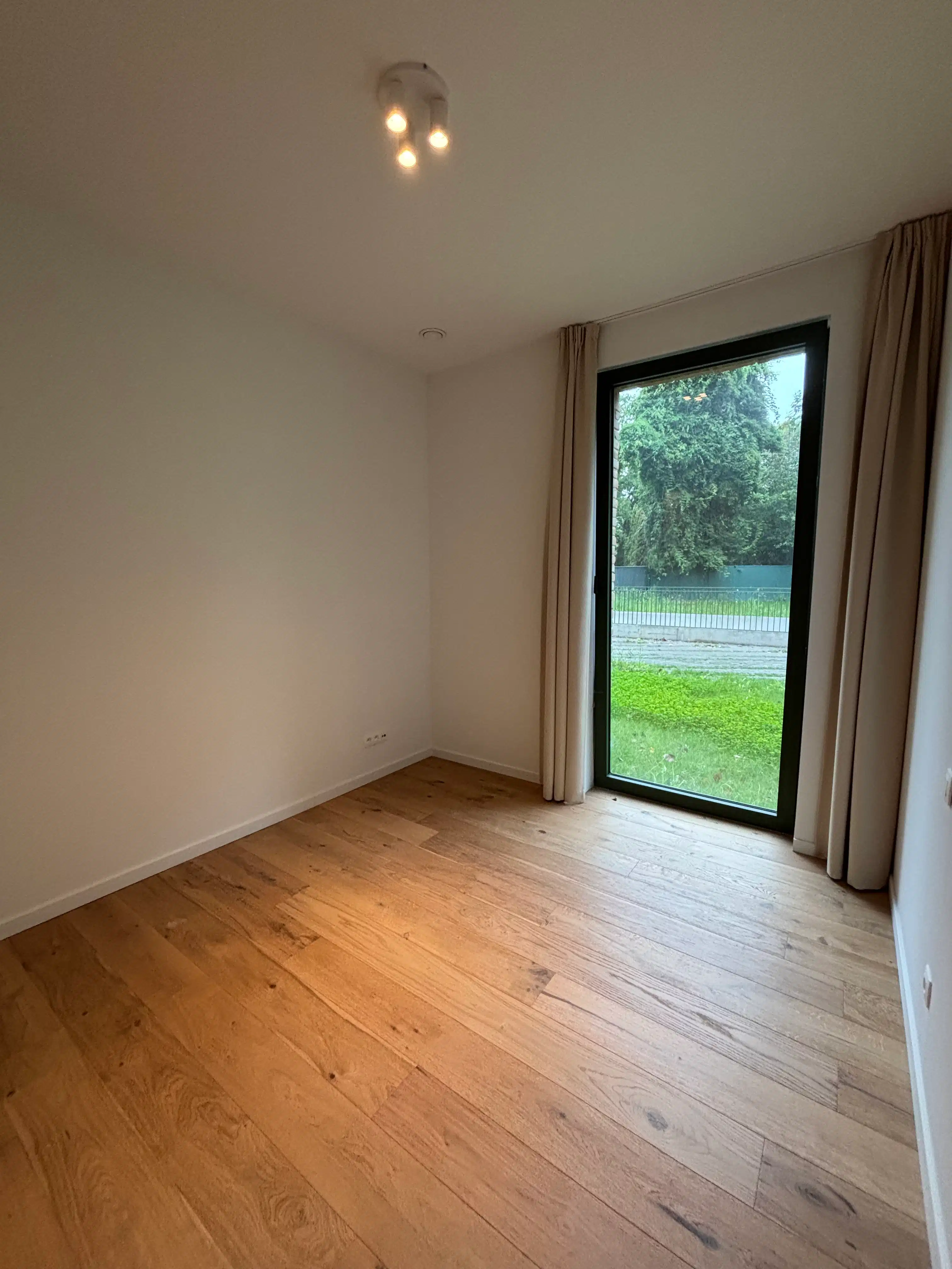 LUXUEUS NIEUWBOUWAPPARTEMENT MET TWEE SLAAPKAMERS EN RUIM TERRAS foto 12