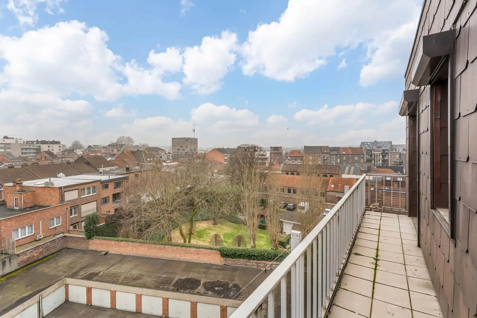 Penthouse in hartje Sint-Truiden met royaal terras, balkon én garage. foto 14