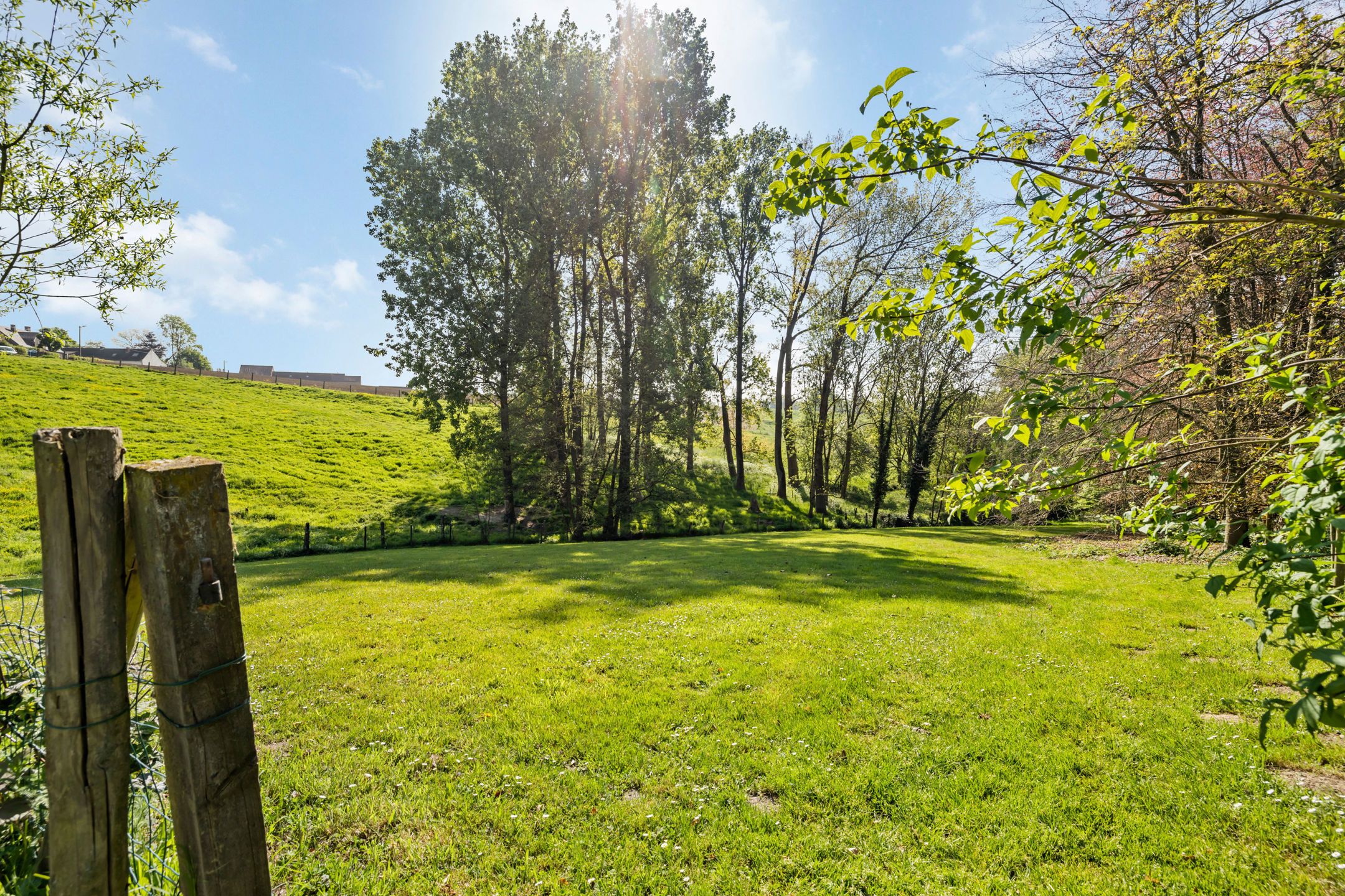 Met smaak gerenoveerde landelijke woning op +/- 63a foto 22