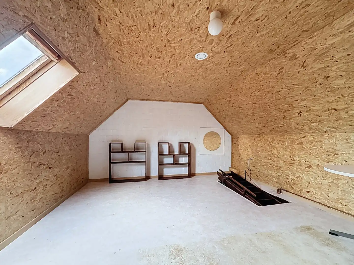 Op te knappen woning gelegen naast natuurgebied. foto 9