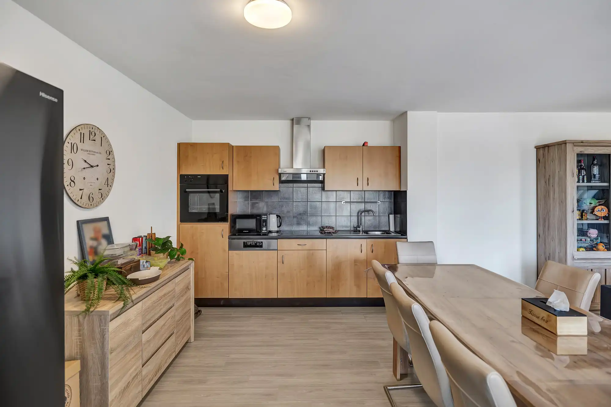 Gerenoveerd appartement met twee slaapkamers en staanplaats foto 4