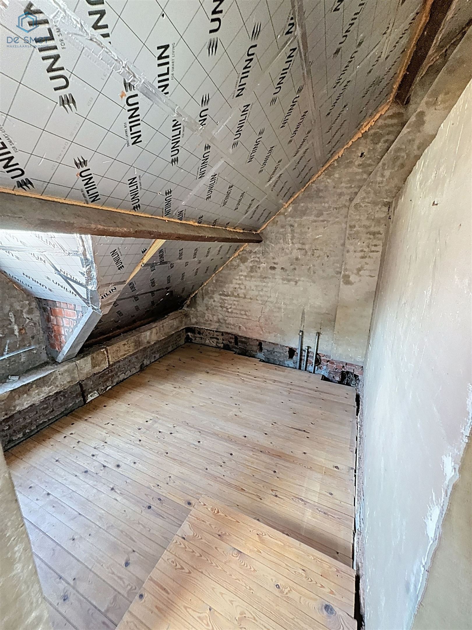 Instapklaar herenhuis met 3 slaapkamers, garage en royaal terras in het hart van Meerbeke foto 26