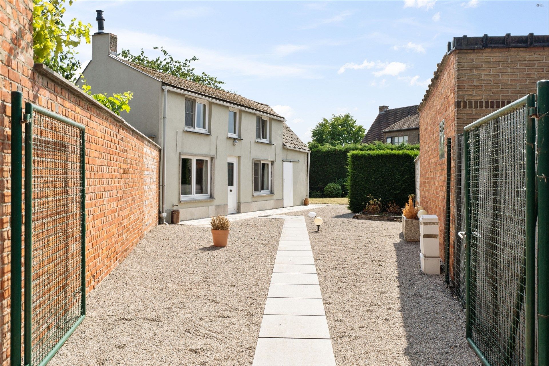 Hoofdfoto van de publicatie: gezellige open bebouwing op 250m² grond. 