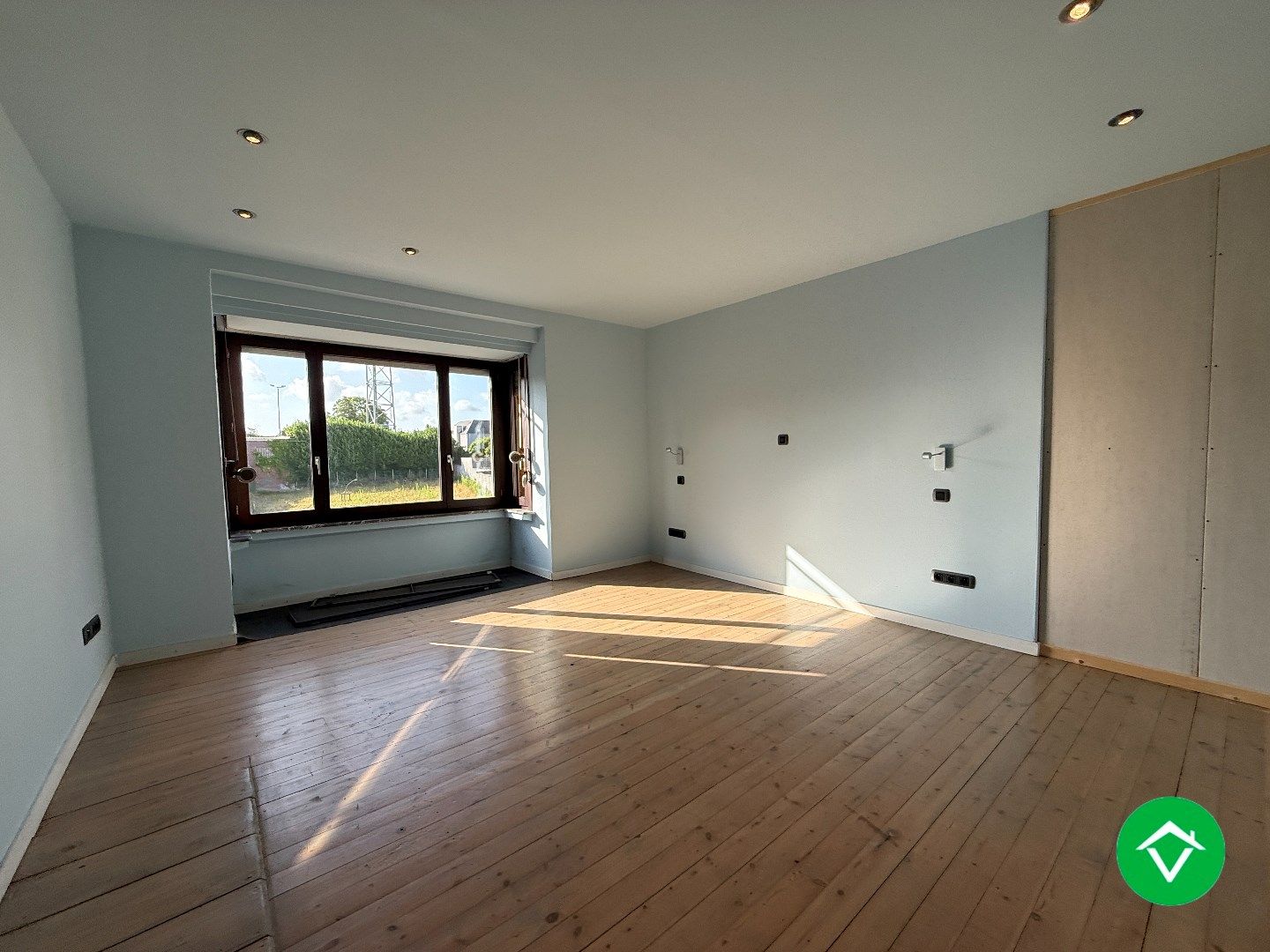 Ruime woning met 5 slaapkamers te Zwevezele  foto 15