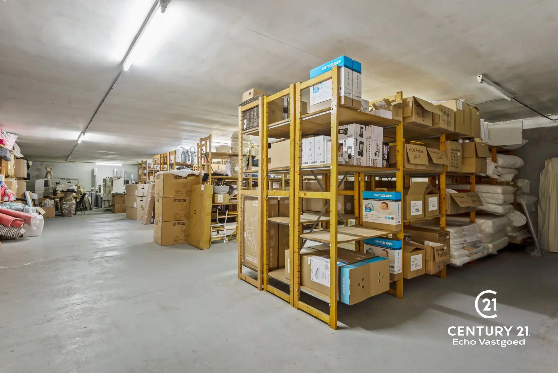 Groot handelspand met luxe duplexappartement en grote garage foto 7