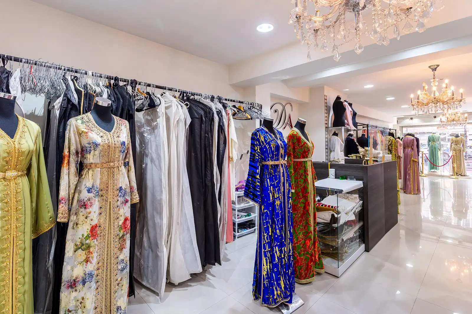 Handelsruimte te koop op een toplocatie met veel passage foto 16