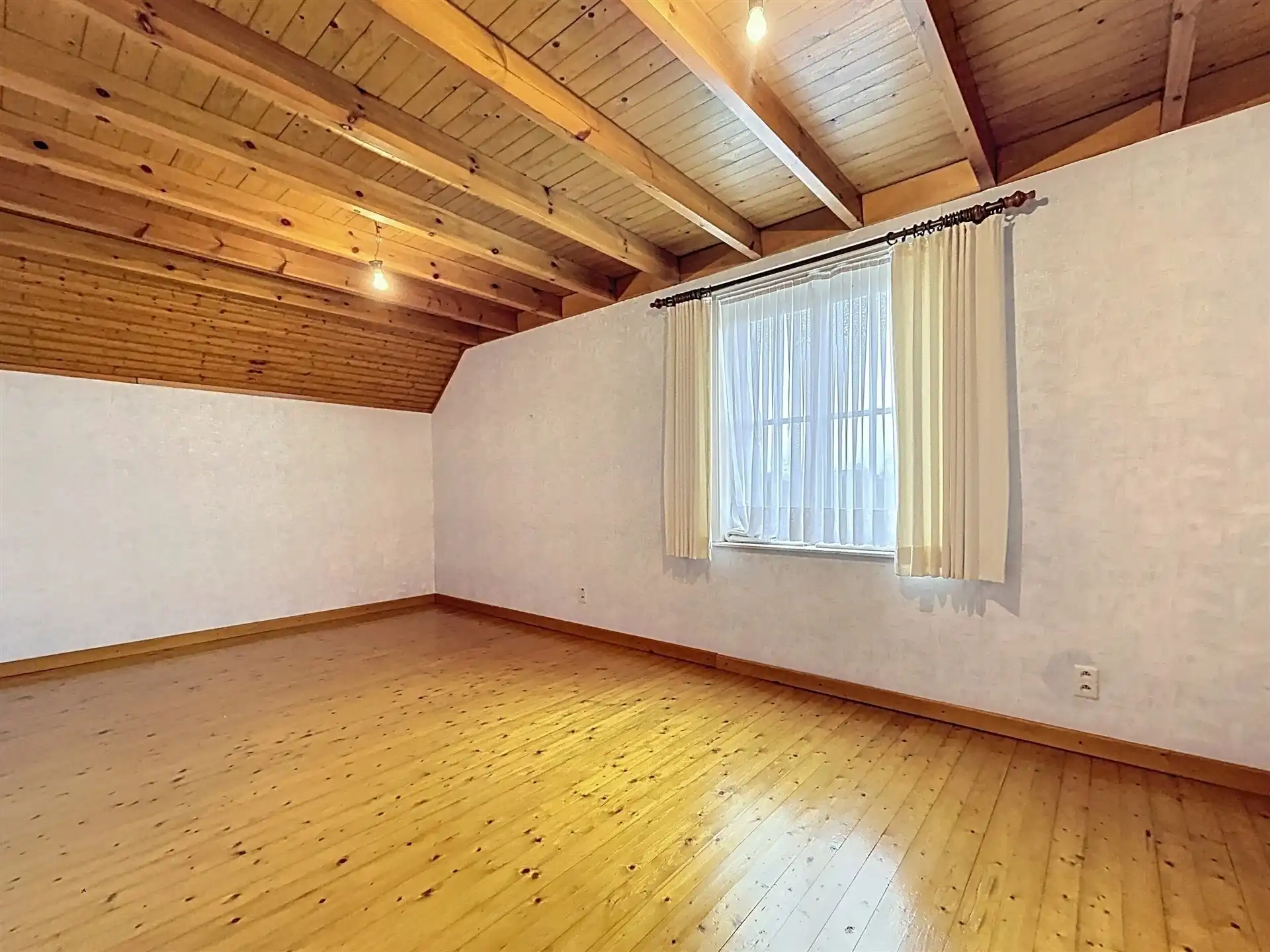 Open bebouwing met 4 slaapkamers met prachtig weids uitzicht en mogelijkheid tot gelijkvloers wonen! foto 13