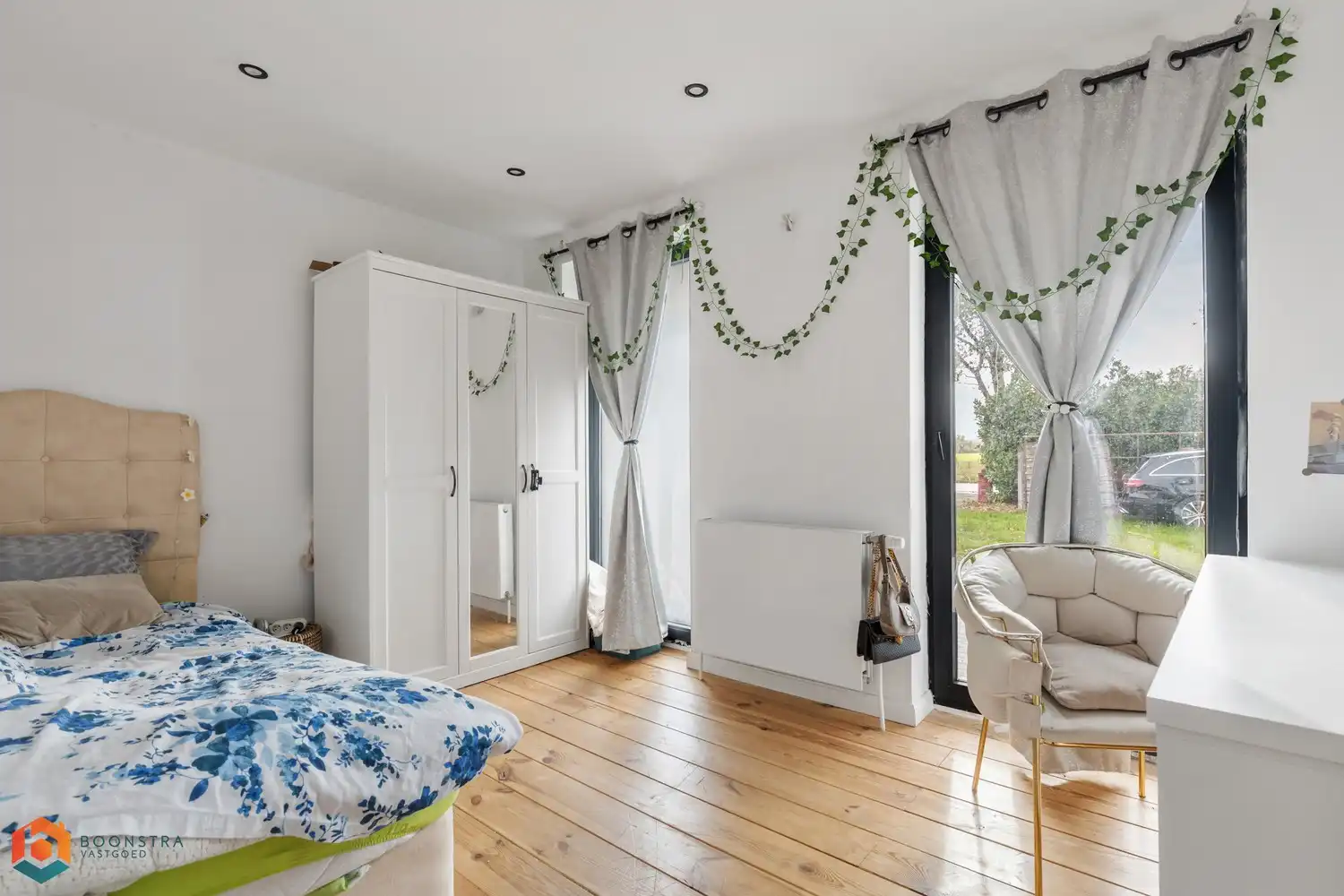 Woning met 4 slpkrs en garage op perceel van 1401 m² foto 17