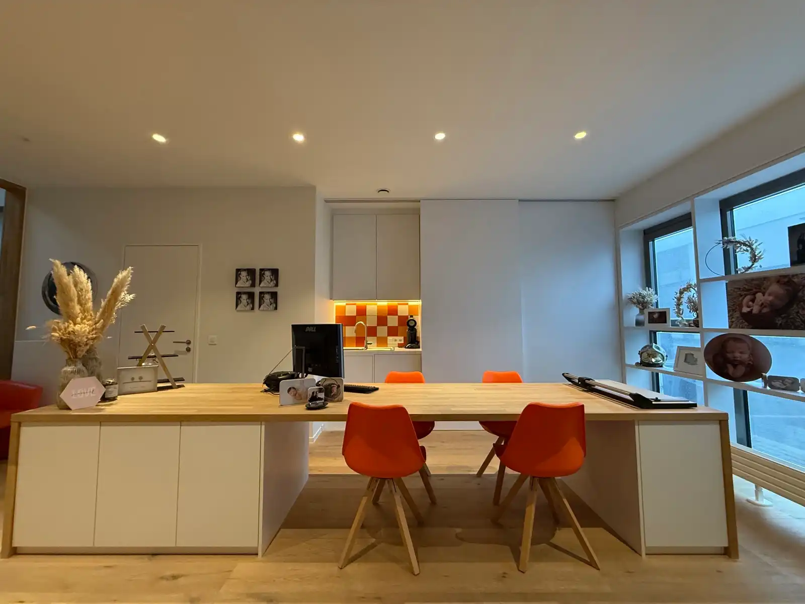 Perfect afgewerkt industriepand met kantoor en loods foto 8