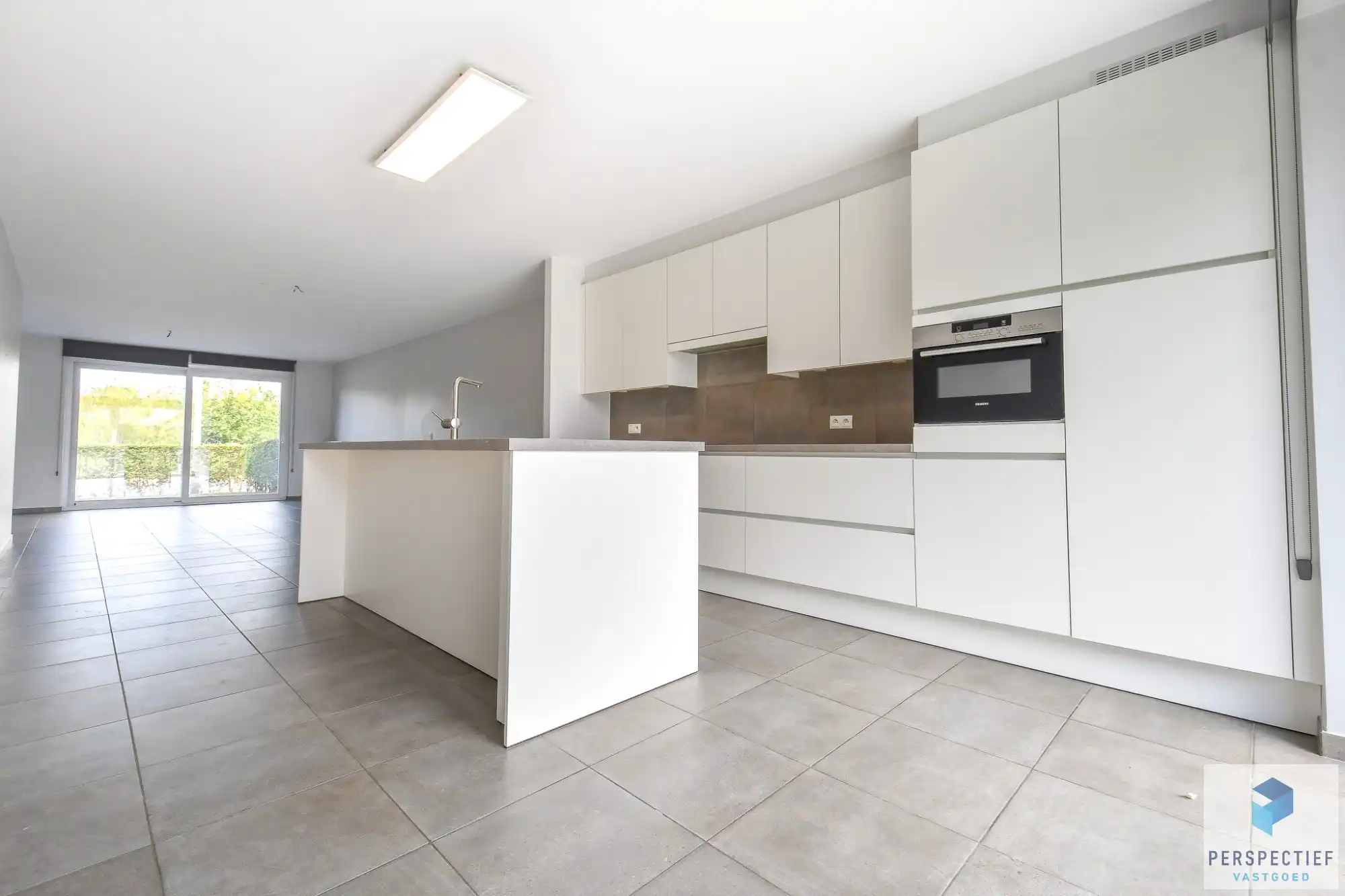 BEZOEKMOMENT WOENSDAG 15/07 VAN 16.30U TOT 17.30U | Ruim gelijkvloers appartement met 2 slaapkamers, voor- én achtertuin met terras & staanplaats foto 6
