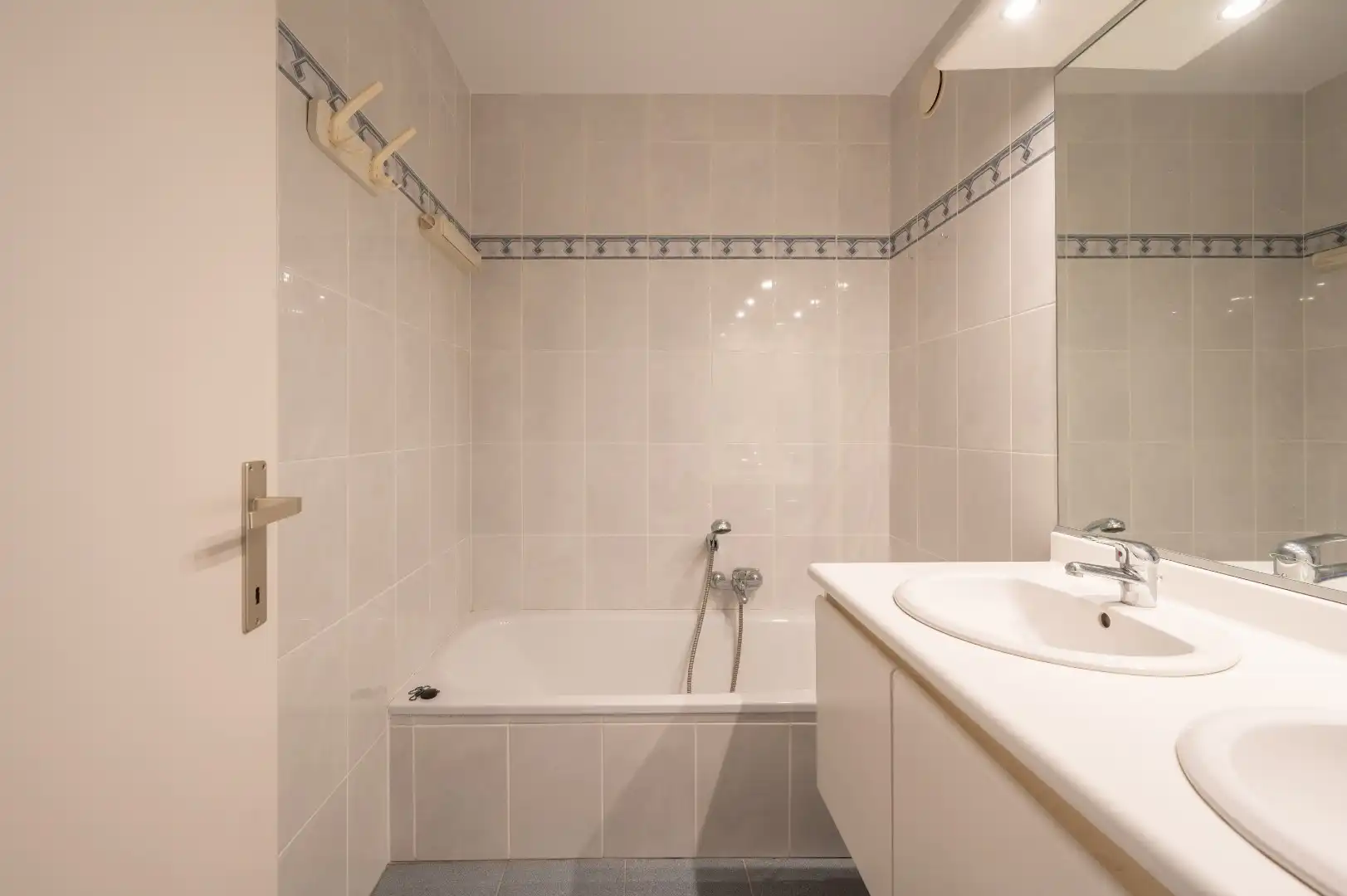 Instapklaar appartement met zicht op de Lippenslaan in residentie Dame Blanche foto 9