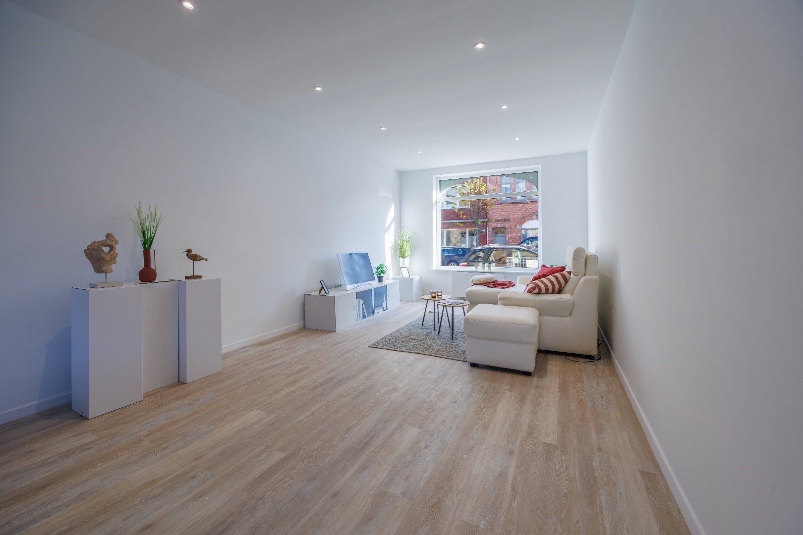 Ruim (vakantie)huis: 6 slpk - 2 badk - 2 garages foto 2
