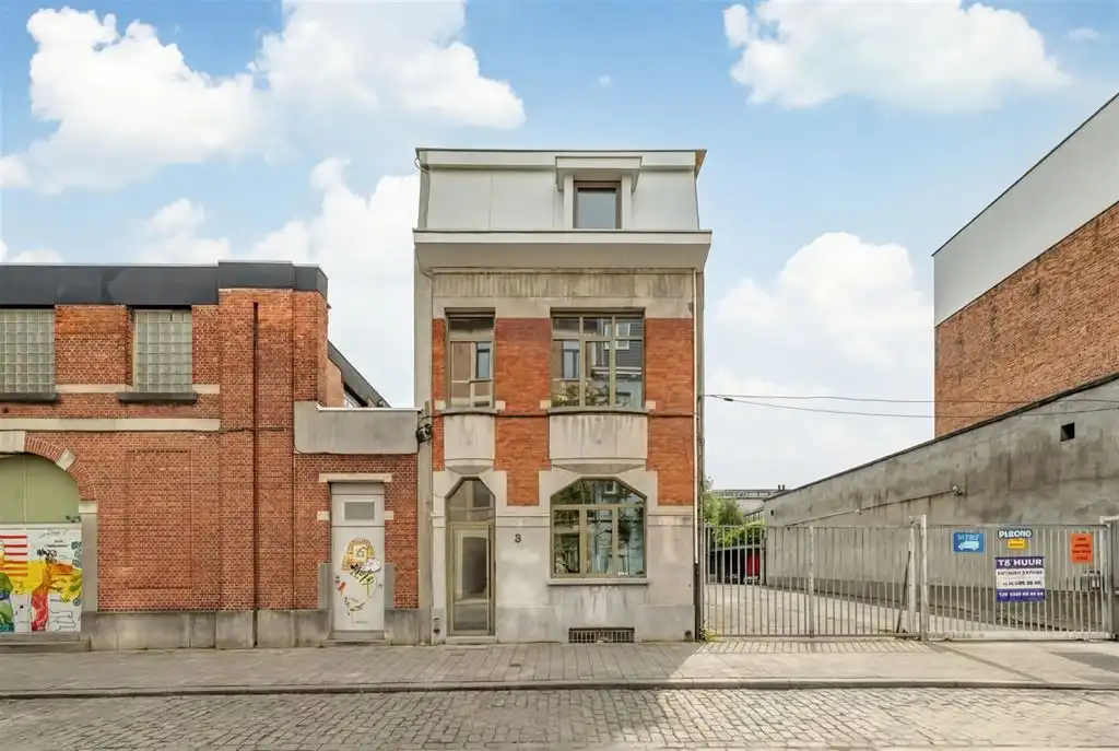Hoogwaardig gerenoveerd herenhuis vlakbij Zurenborg foto 32