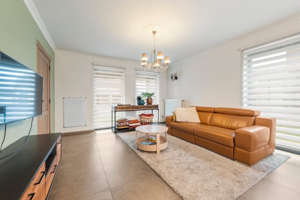 GEZELLIGE INSTAPKLARE GEZINSWONING MET 3 SLAAPKAMERS EN GARAGE IN KOZEN foto 7