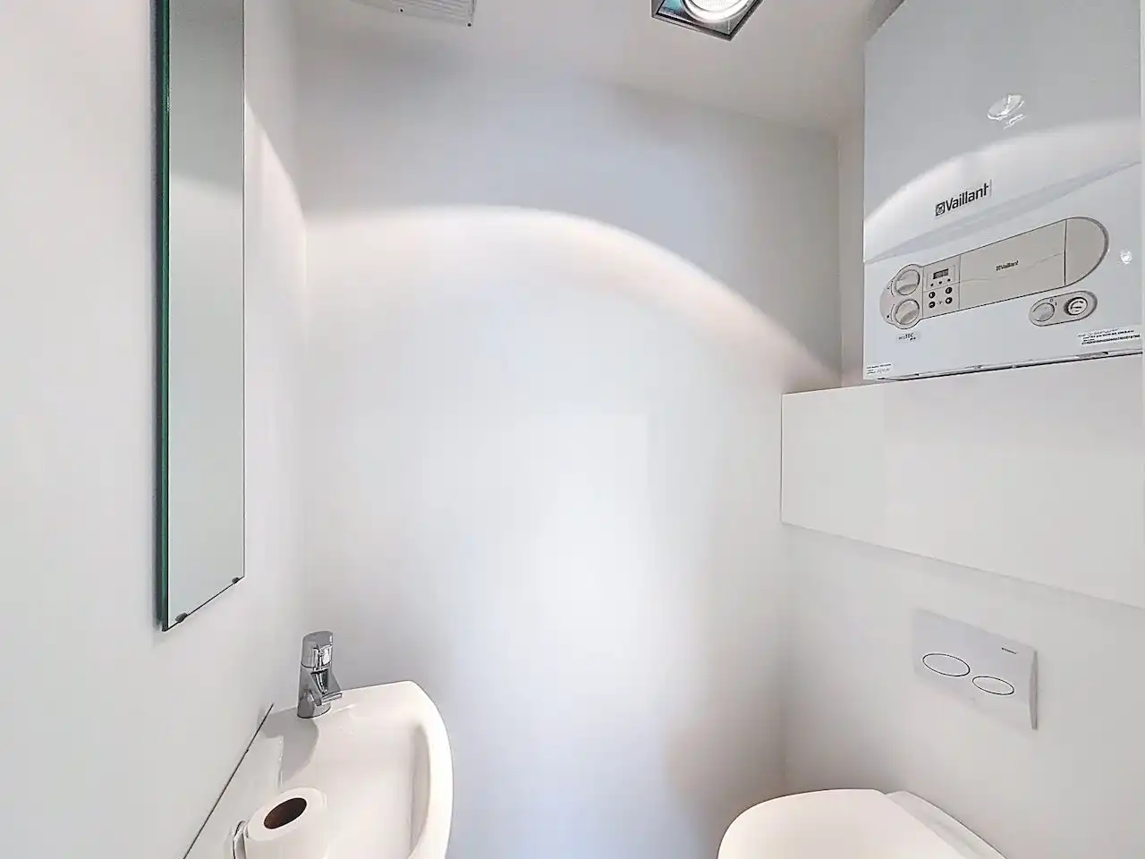 Praktijkruimte in standingvolle residentie ter hoogte van de Knokkestraat te Heist. foto 12