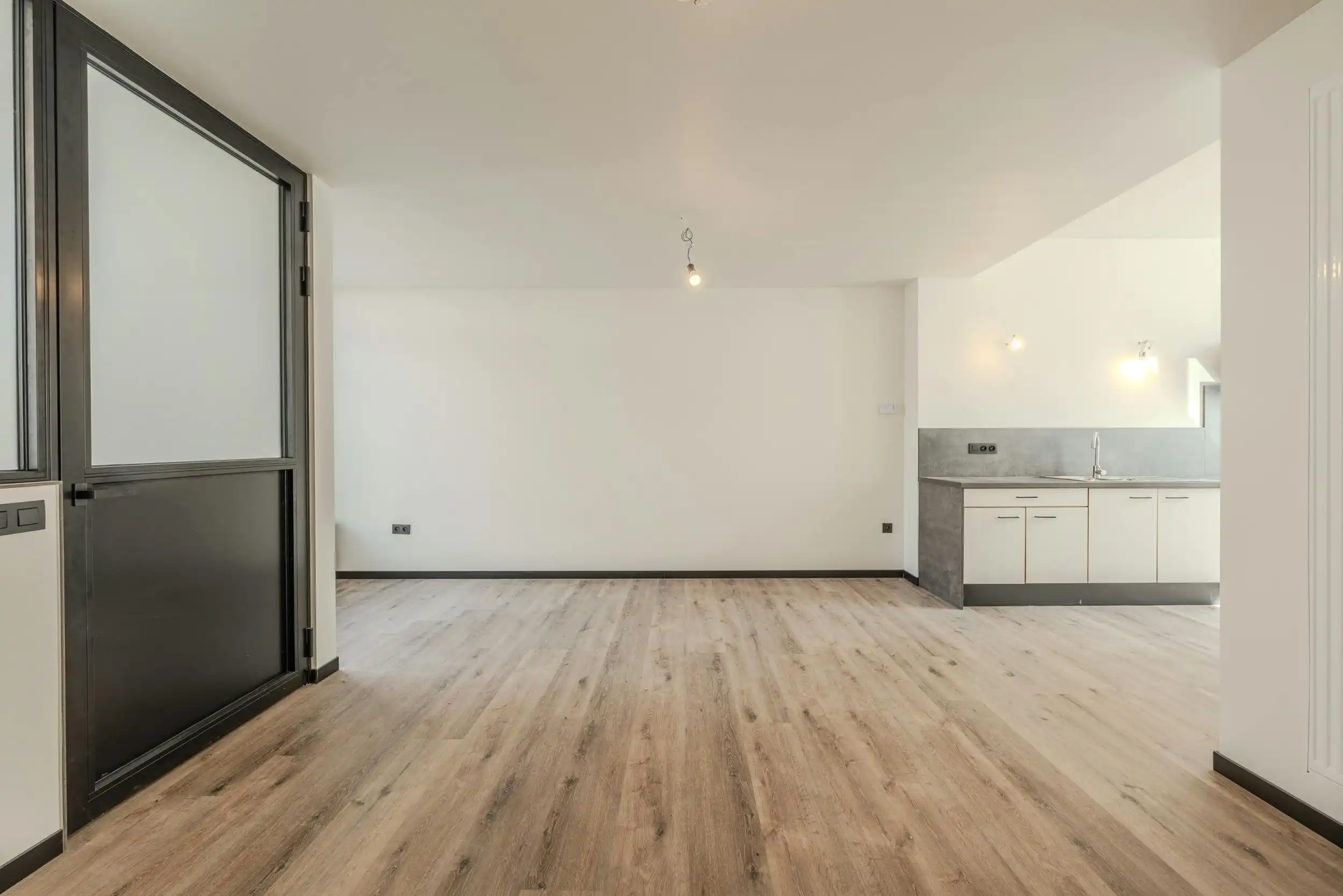 Totaal gerenoveerd huis te koop in hartje Ieper foto 10