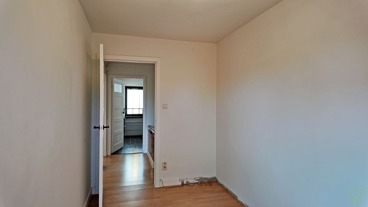 Instapklare woning met tuin en vlakbij het centrum van Eeklo foto 18