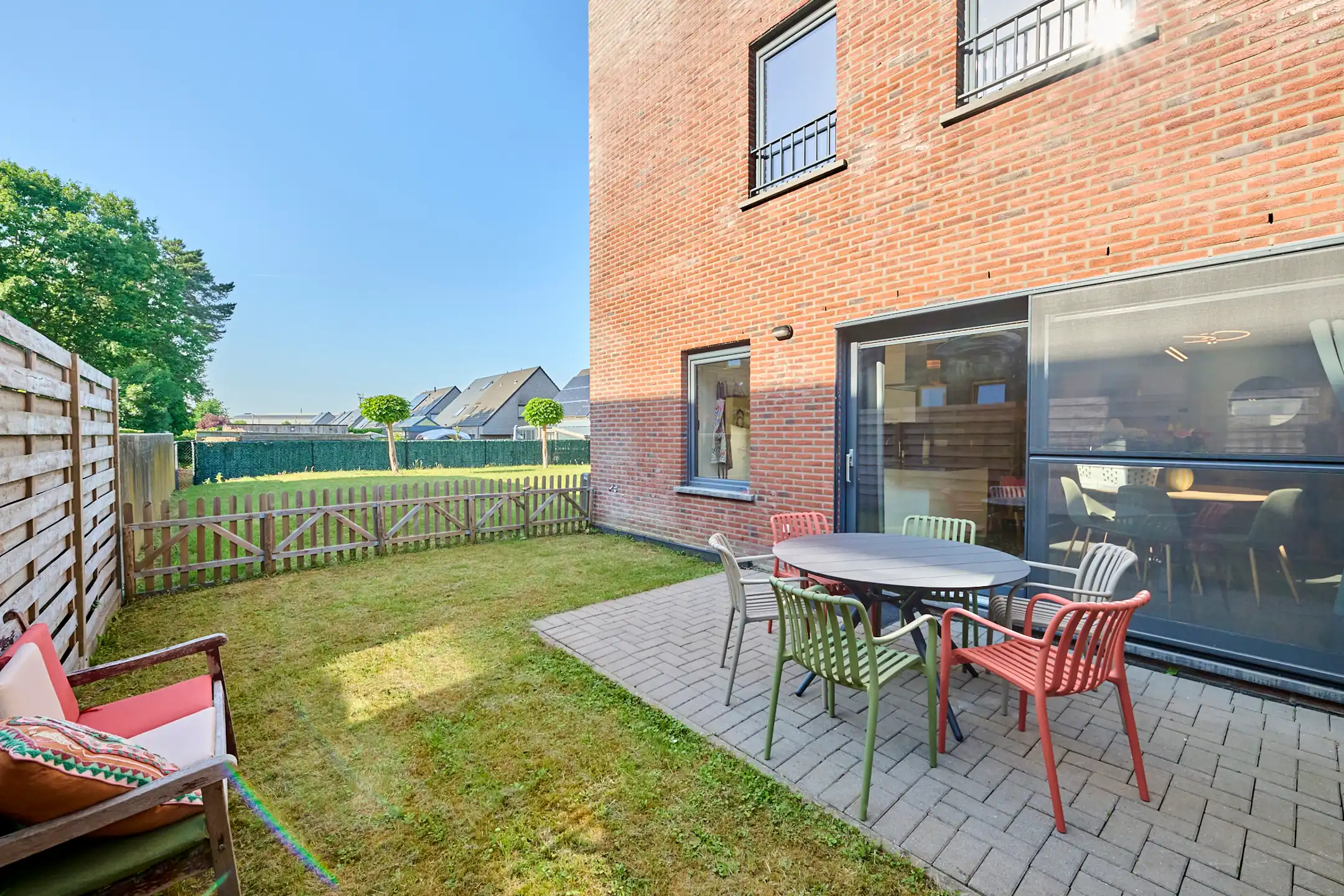 Glv 2slpk appartement, tuin met terras, parking en berging  foto 6