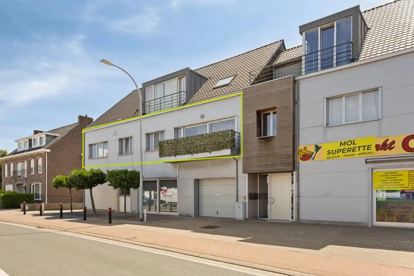 Ruim appartement met 3 slpks, centraal gelegen in Mol !  foto {{pictureIndex}}