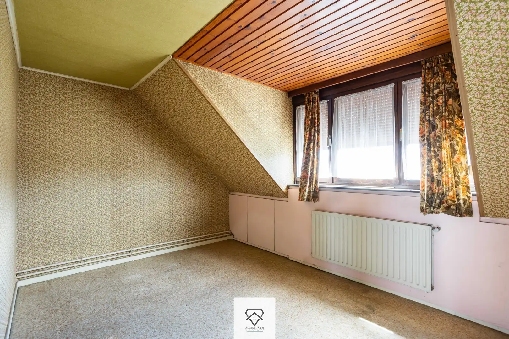 Ruime gezinswoning met veel potentieel in hartje Lochristi foto 17