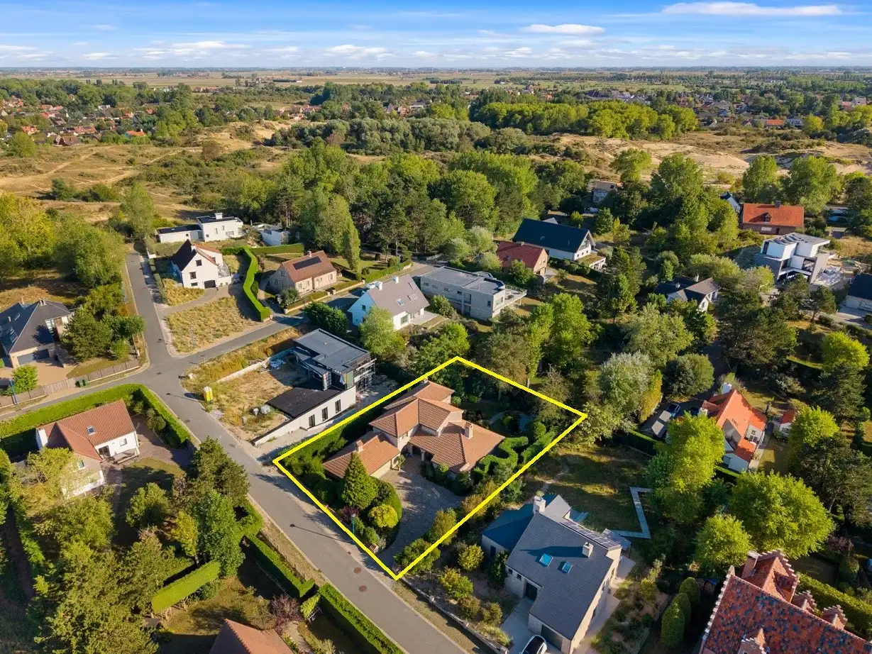 Exclusieve Spaanse villa welgelegen nabij de duinen en de zee. foto 16