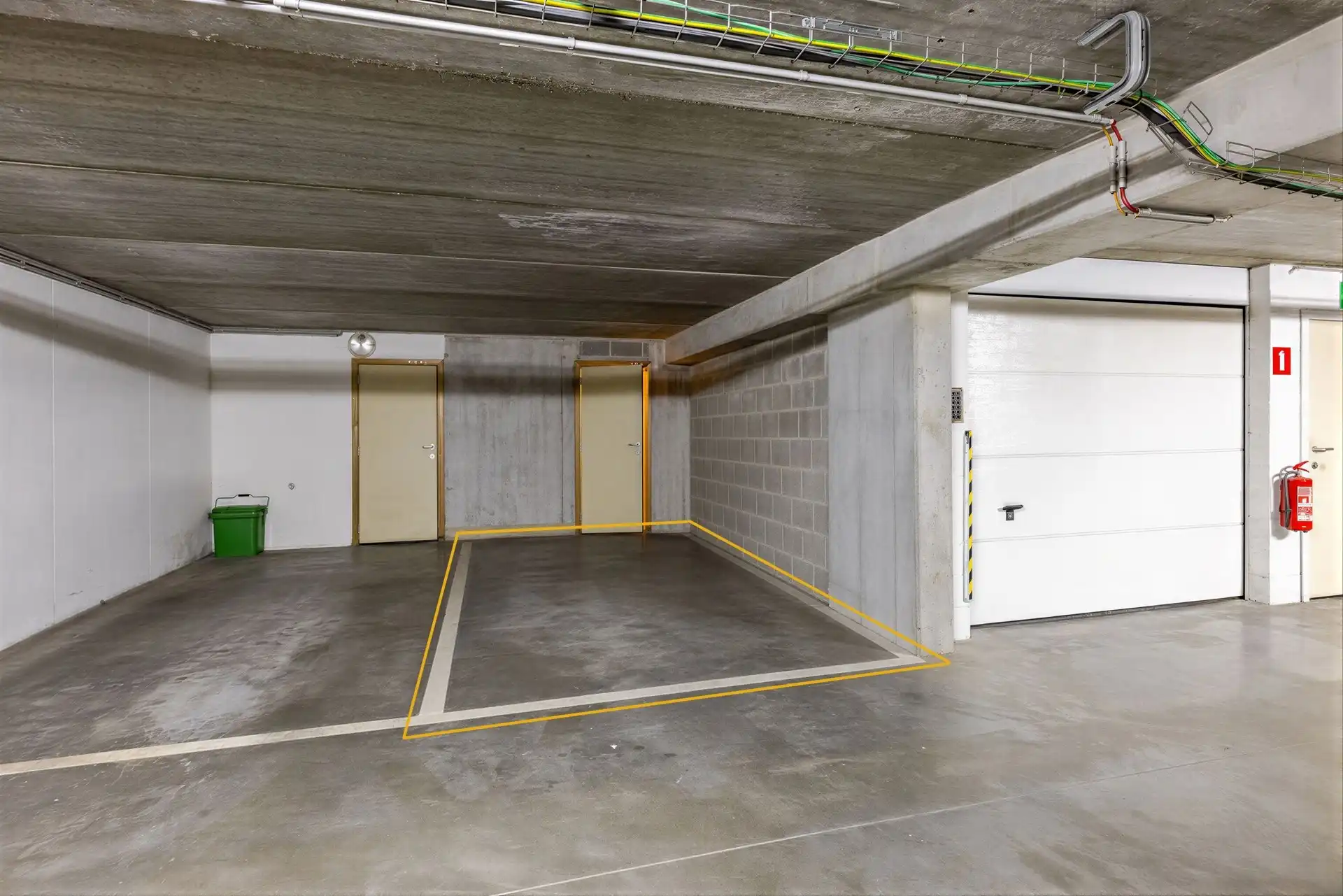 Instapklaar gelijkvloers appartement met 2 slaapkamers, ruim terras en ondergrondse staanplaats in hartje Aalst foto 23