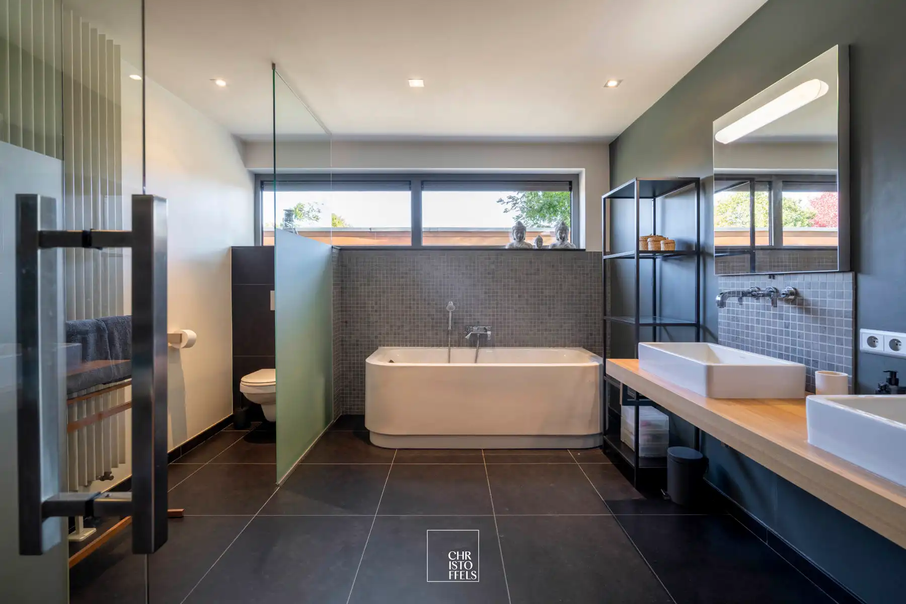 Moderne villa (374 m²) met zwembad en poolhouse op perceel van 1.039 m² foto 14