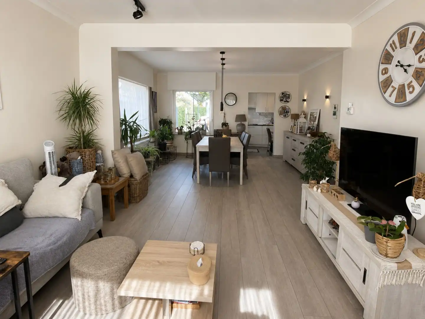 Gerenoveerde halfopen bebouwing met twee slaapkamers te huur in Machelen (Zulte) foto 2