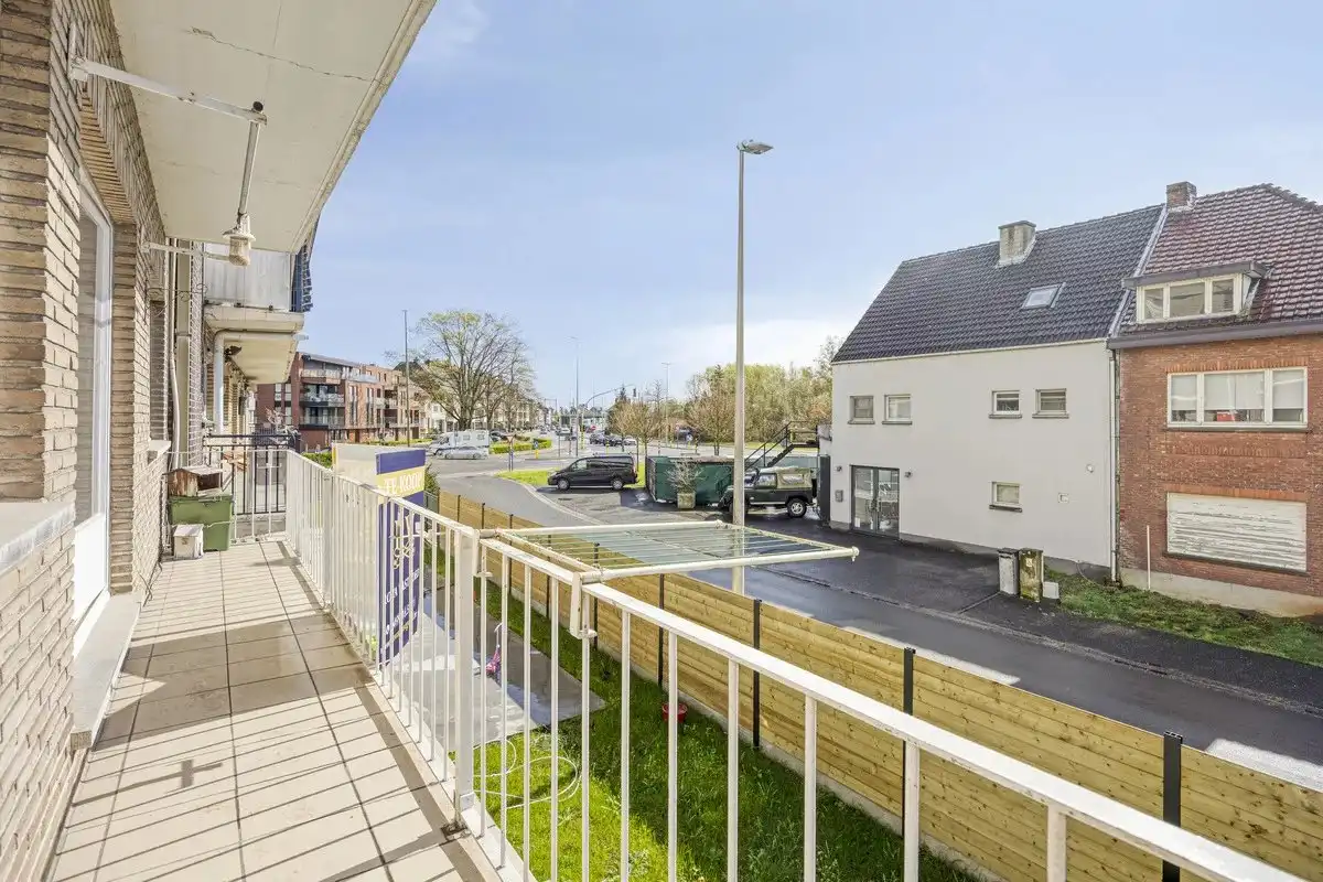 TE RENOVEREN APPARTEMENT MET 2 SLPK'S IN KURINGEN (HASSELT) foto 8