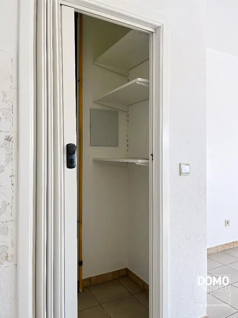 LICHTRIJK APPARTEMENT MET 2 SLAAPKAMERS EN GARAGEBOX foto 5