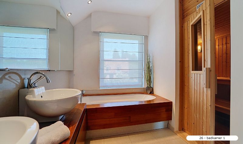 EXCLUSIEF PERFECT AFGEWERKTE MODERNE VILLA (330m²) OP TOPLOCATIE EN PRACHTIGE TUIN foto 30
