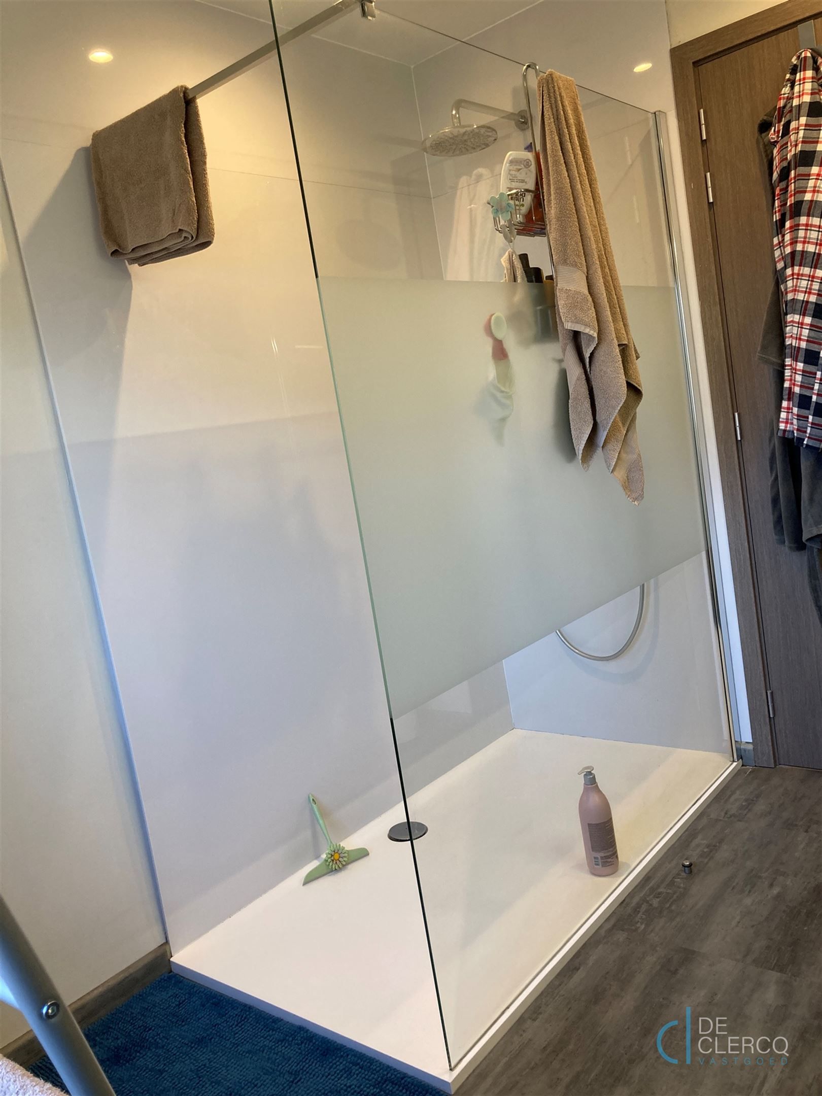 Zeer ruime, halfopen pastorij woning te huur vlakbij Lochristi Dorp foto 9