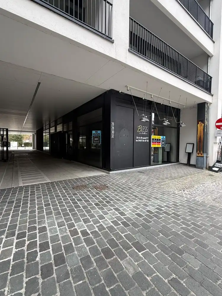 Veelzijdig handelspand incl. 1 parking op een commerciële toplocatie in hartje Aalst foto 3