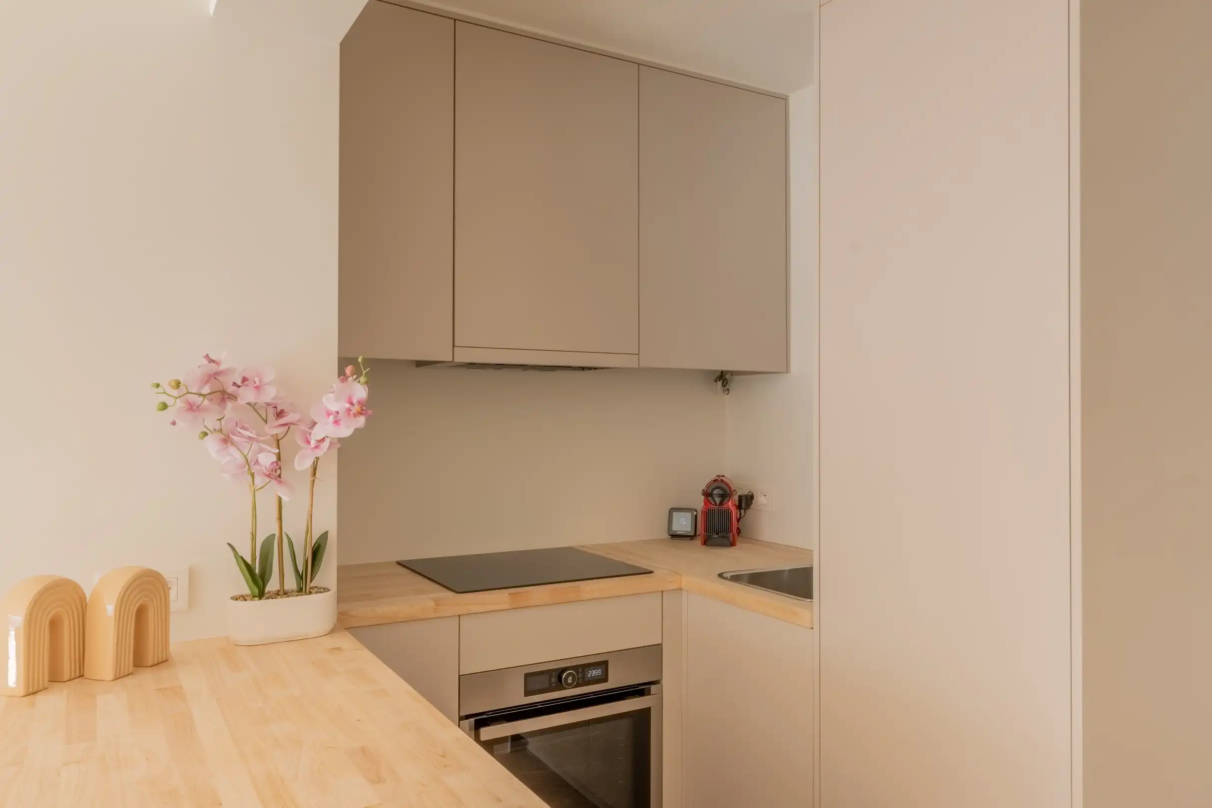 Mooi vernieuwde studio op een uitstekende locatie te Heist foto 8