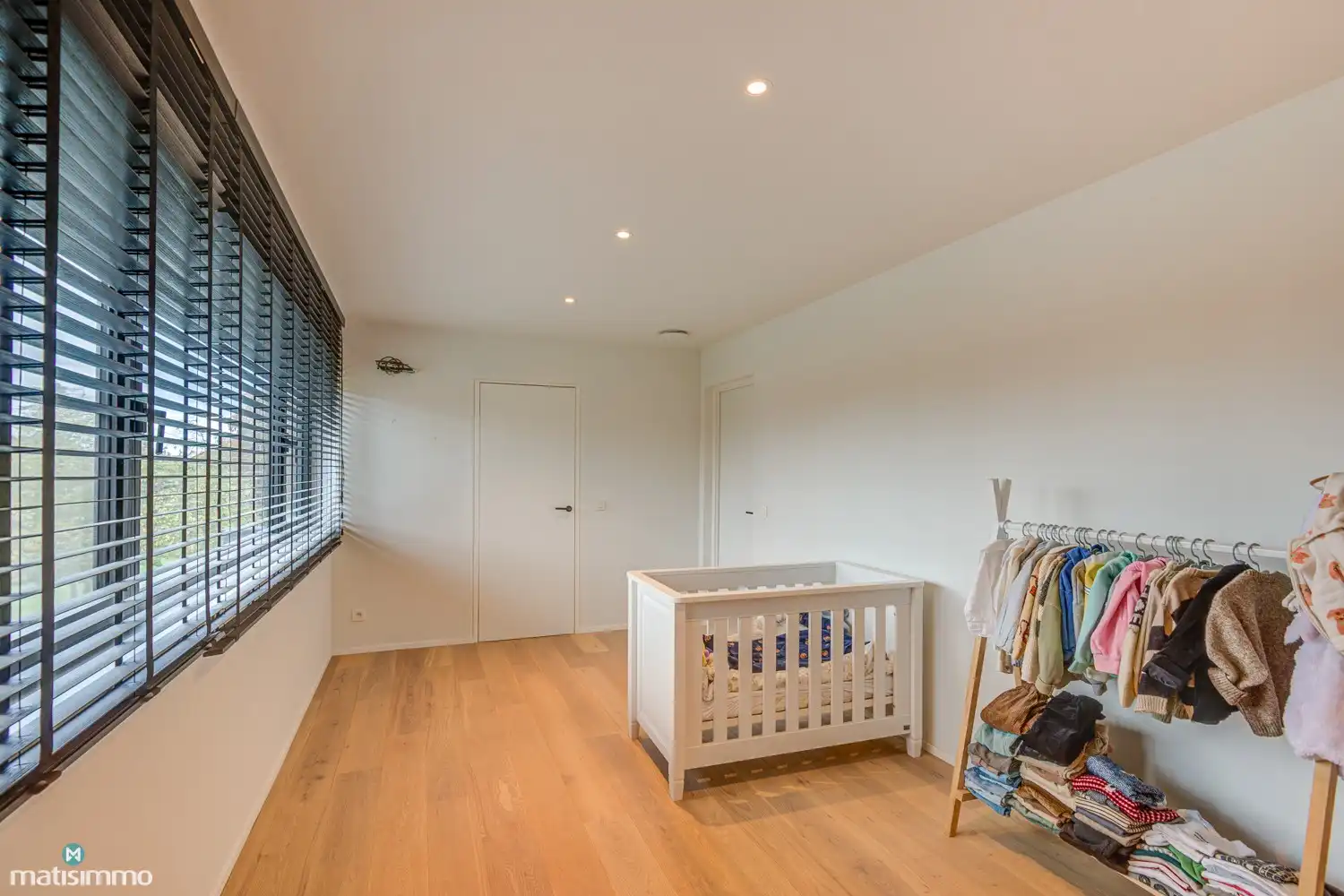 MODERNE VILLA MET INGEBOUWD ZWEMBAD, 3 SLAAPKAMERS EN PRAKTIJKGEDEELTE IN RUSTIGE OMGEVING TE WELLEN foto 30