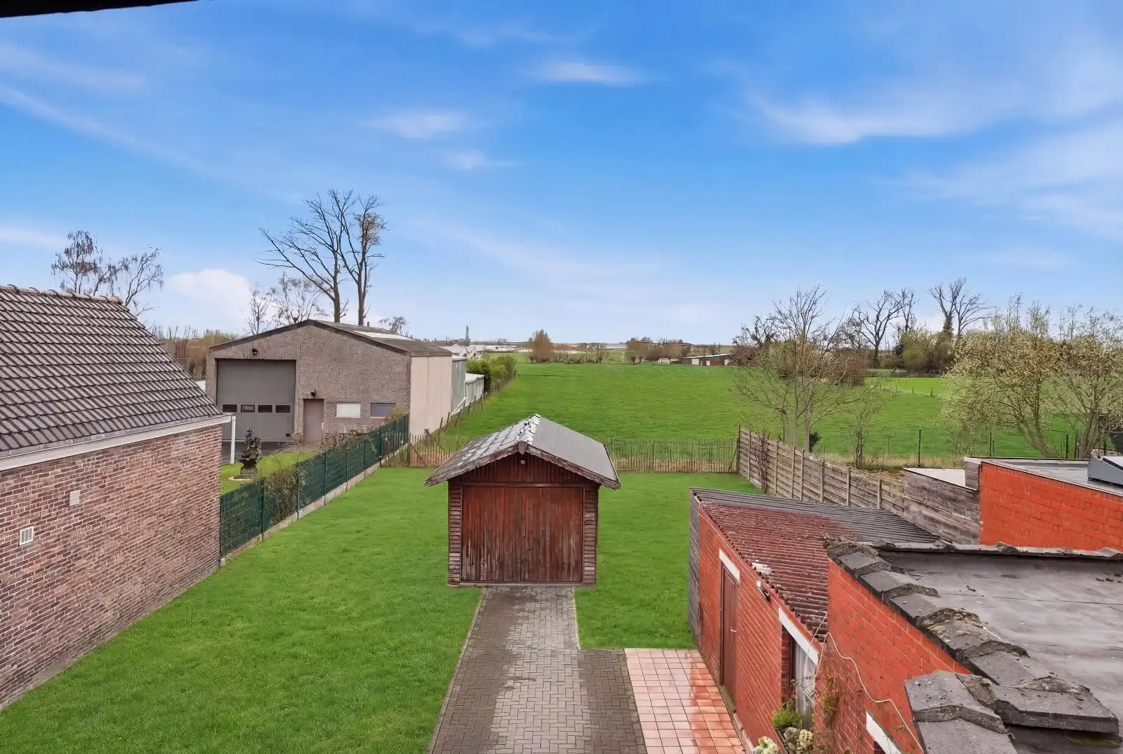 Rustig gelegen, alleenstaande woning op ruim perceel van 2210 m² foto 18