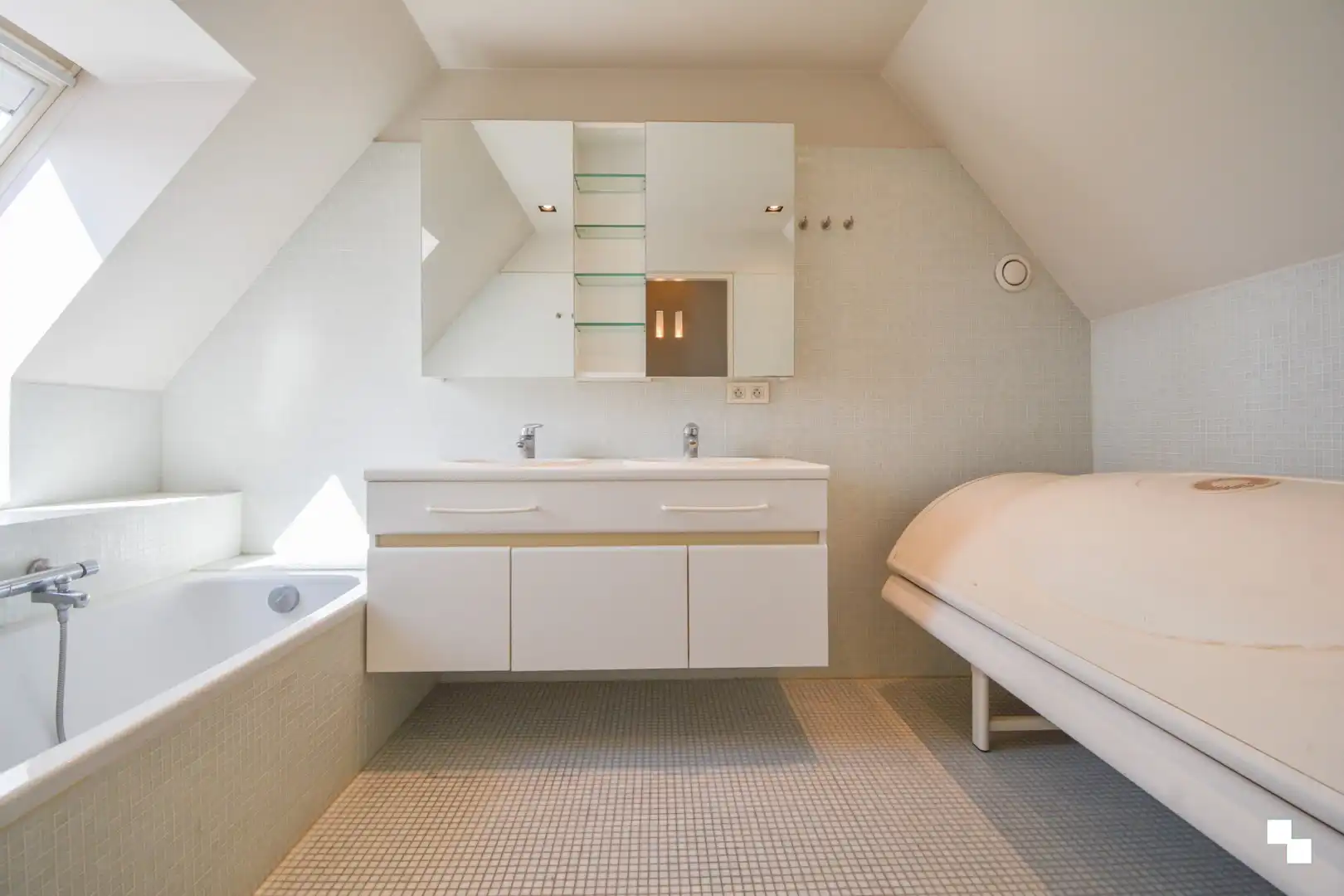 UItzonderlijk ruim appartement aan het water te Roeselare! foto 31