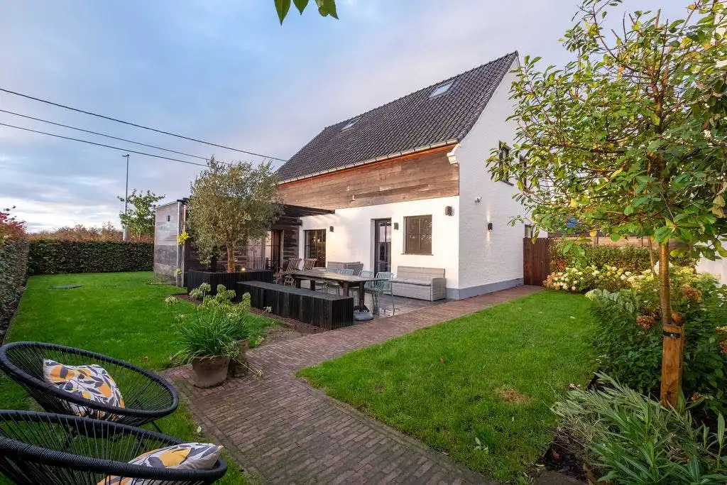 Gerenoveerd huis met loods te Oedelem / Sijsele foto 2