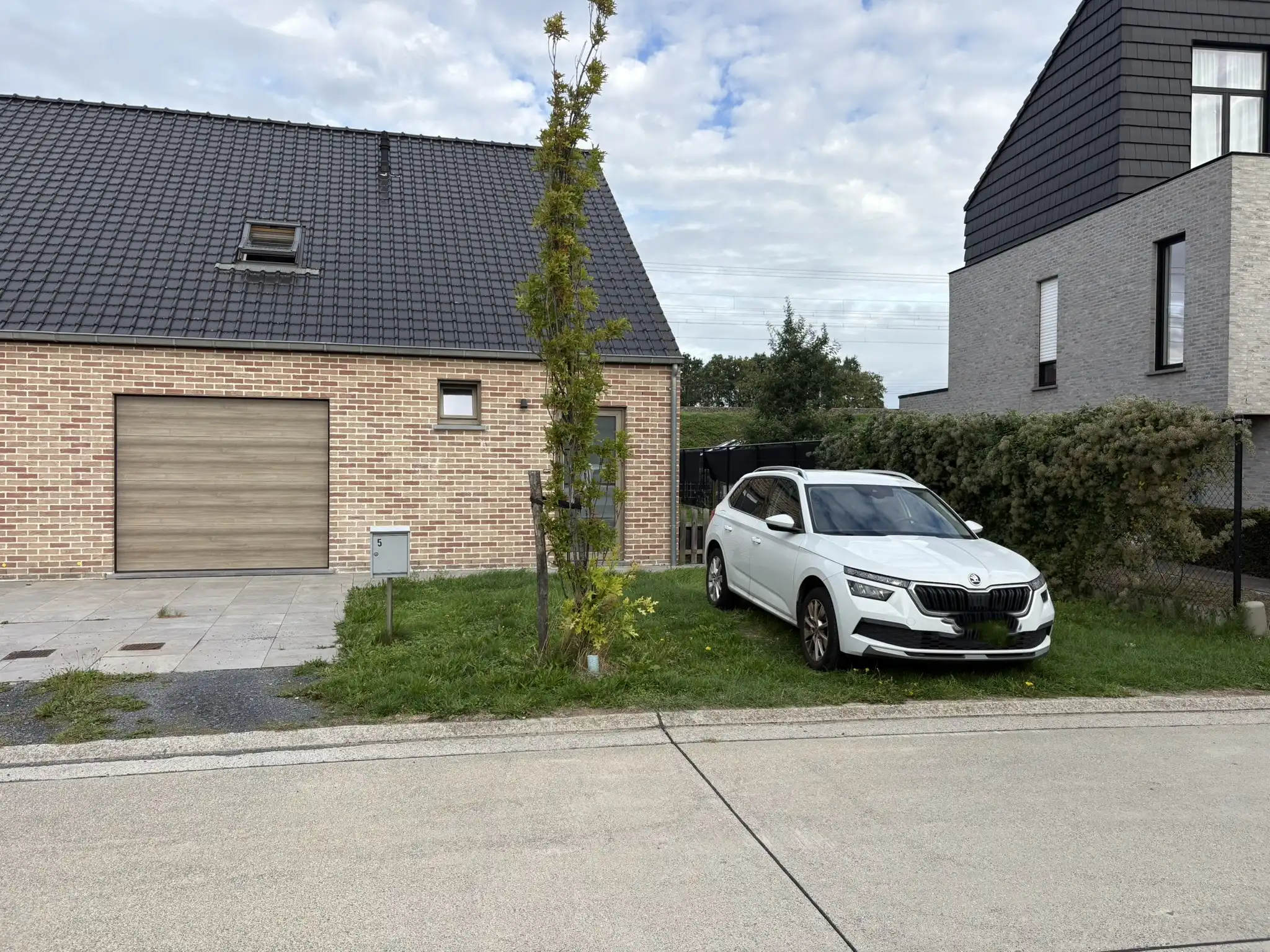 Gezellige HOB met 3 slpks en tuin te huur in Deinze foto {{pictureIndex}}