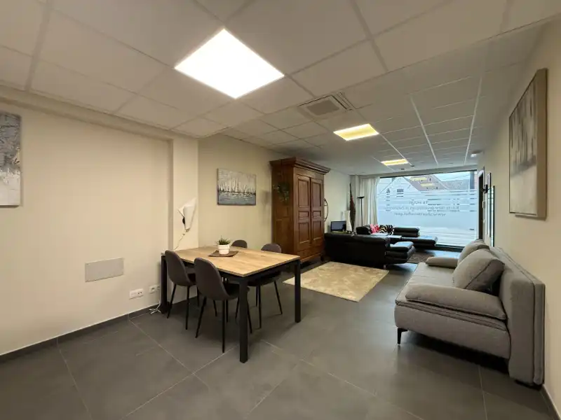 Smaakvol kantoor/praktijkruimte op commerciële ligging foto 2