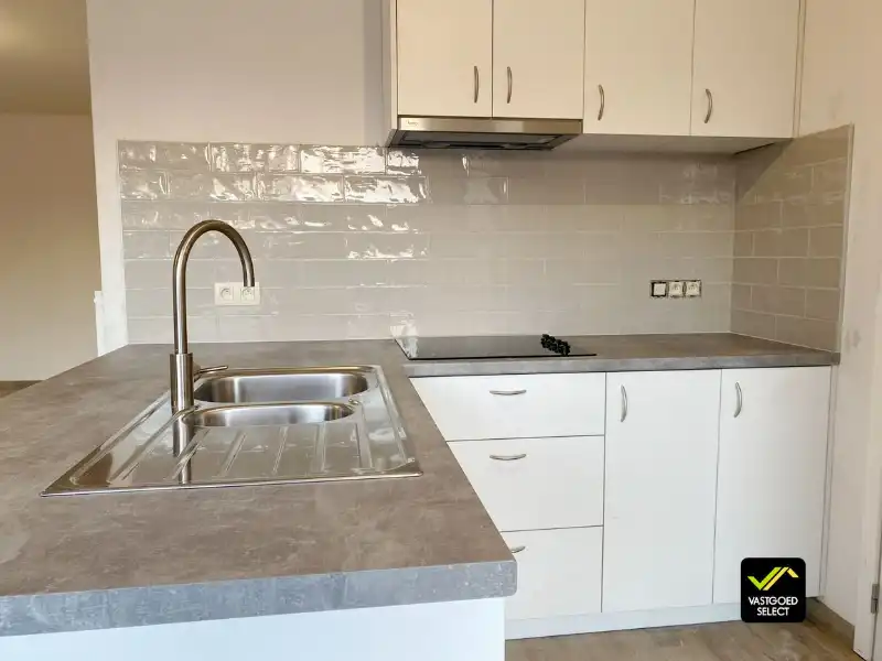 Te huur: Ruim en modern appartement in rustige omgeving te Adegem foto 5