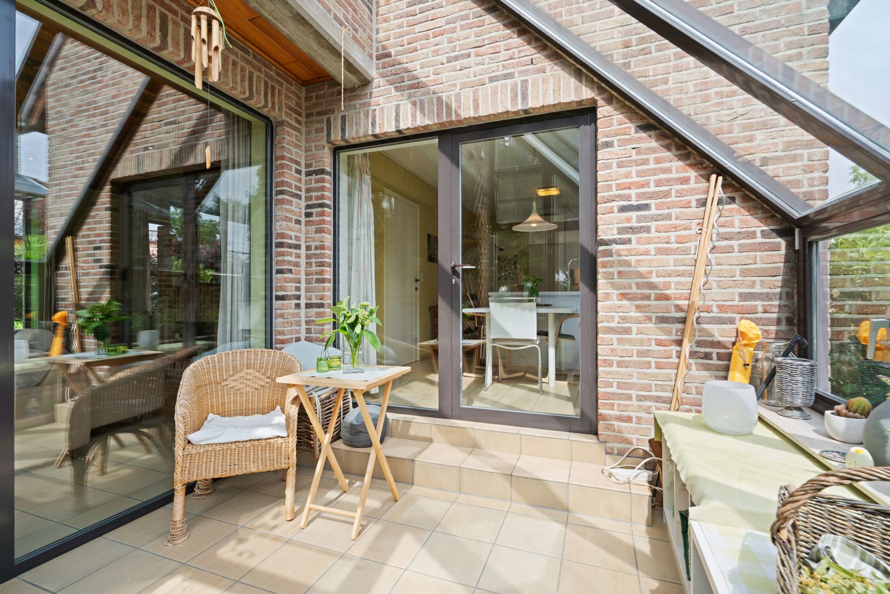Open bebouwing met 5 slaapkamers en prachtige tuin  foto 7
