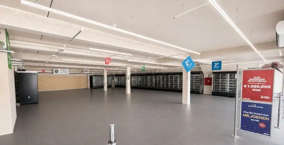 INSTAPKLAAR ENERGIEZUINIG COMMERCIEEL GELIJKVLOERS 390 M2  OP ZICHTLOCATIE HOUTMARKT foto 3