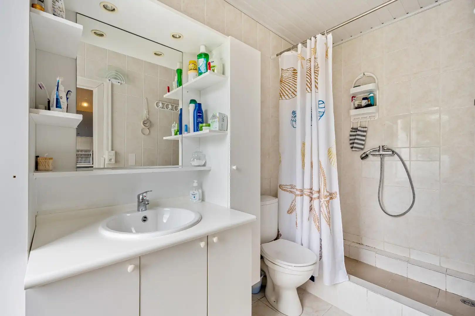 Verzorgde stadswoning met zicht over de Dendervalei foto 11