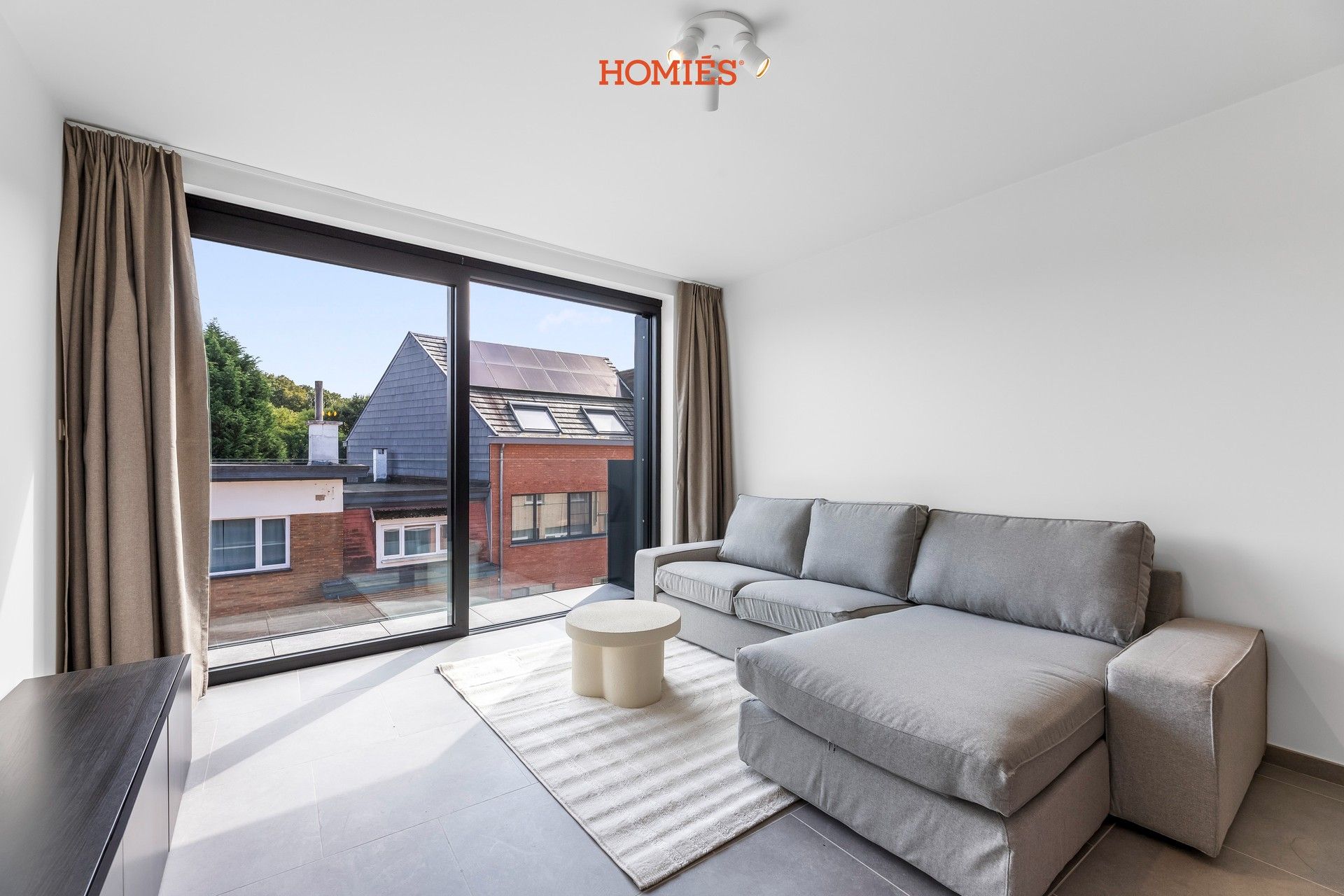 Gloednieuw gemeubeld één-slaapkamer appartement foto 3