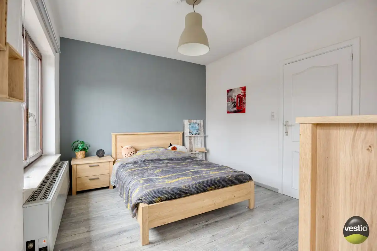 HALF VRIJSTAANDE WONING MET 4SLPK TE EIGENBILZEN. foto 12