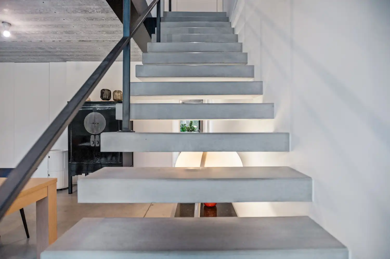 RECENTE HANDELSWONING OP COMMERCIELE LIGGING! foto 15