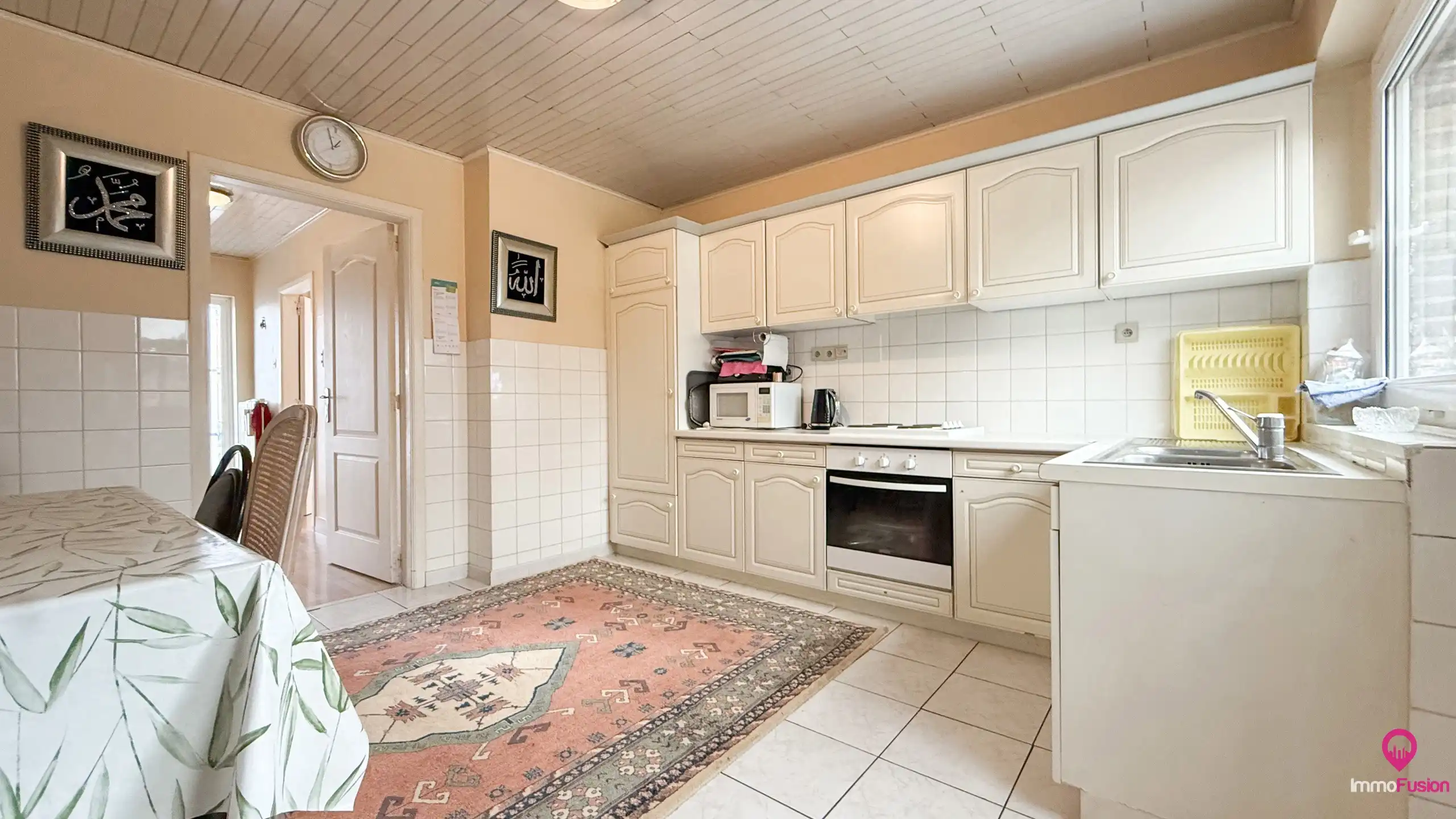 Instapklare woning met 3slpks, kelder en mooie tuin in Ham! foto 16